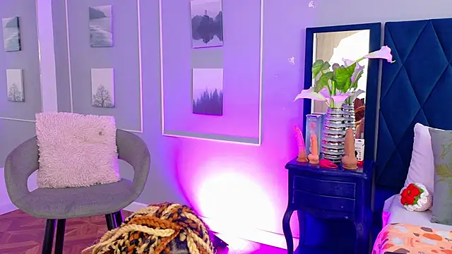 Aria Peach  online show from July 16, 2026, 8:28 pm