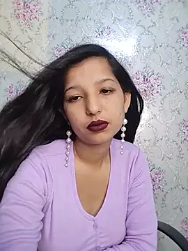 Snapshot of Queen_Rosyy chatting on June 23, 2026, 4:32 am Queen Rosyy online show from June 23, 2026, 4:32 am