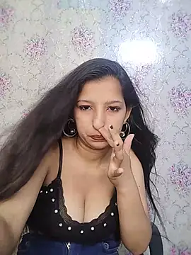 Snapshot of Queen_Rosyy chatting on June 18, 2026, 3:49 am Queen Rosyy online show from June 18, 2026, 3:49 am