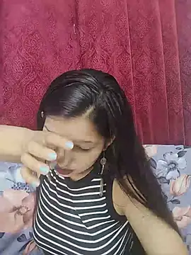 Snapshot of Queen_Rosyy chatting on July 24, 2026, 3:35 am Queen Rosyy online show from July 24, 2026, 3:35 am