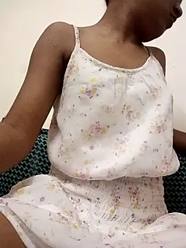 Snapshot of baby_girl_099 chatting on July 23, 2026, 8:33 am baby girl 099 online show from July 23, 2026, 8:33 am