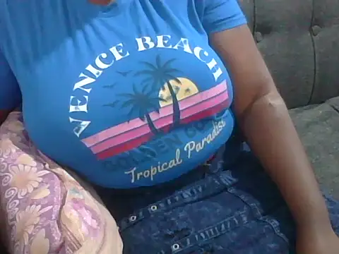 Snapshot of Sexy_gyaly chatting on June 26, 2026, 2:23 pm Sexy gyaly online show from June 26, 2026, 2:23 pm