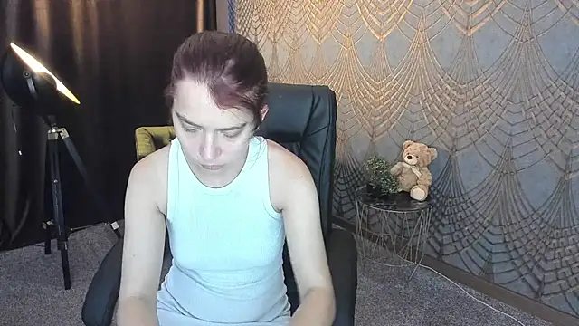 Snapshot of Livia_Shy chatting on June 24, 2026, 5:17 am Livia Shy online show from June 24, 2026, 5:17 am