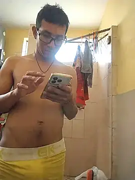 roquita1498 online show from July 3, 2026, 7:42 pm