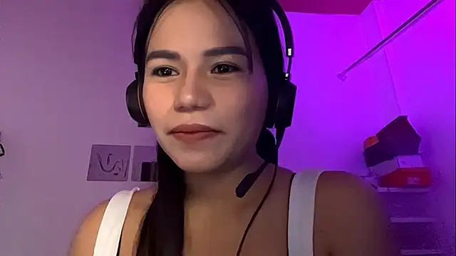 MartiCalvaruso online show from June 11, 2026, 8:33 am