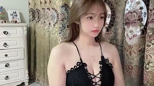 yiyi13 online show from July 13, 2026, 7:07 am