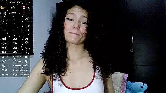 Snapshot of Diamond_Curls chatting on July 16, 2026, 3:31 pm Diamond Curls online show from July 16, 2026, 3:31 pm