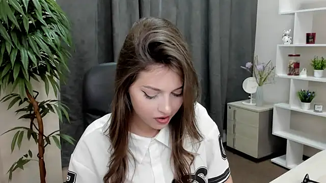 Snapshot of AsiaBohall chatting on June 15, 2026, 5:18 am AsiaBohall online show from June 15, 2026, 5:18 am