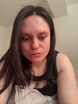 Snapshot of KiraLove777 chatting on June 10, 2026, 2:29 pm KiraLove777 online show from June 10, 2026, 2:29 pm