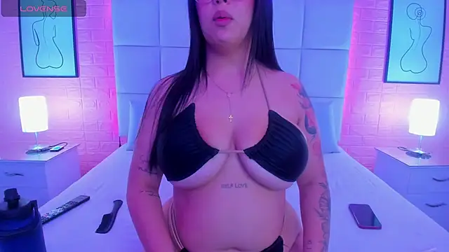 chloe parker  online show from July 7, 2026, 7:23 am