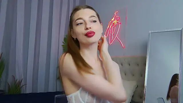 Snapshot of NicolSkye chatting on June 15, 2026, 2:39 pm NicolSkye online show from June 15, 2026, 2:39 pm