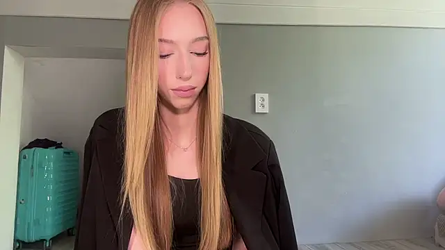 Snapshot of TraceyHowey chatting on June 28, 2026, 9:26 am TraceyHowey online show from June 28, 2026, 9:26 am