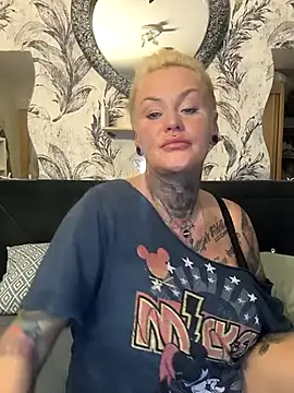 Snapshot of InkedMissLaBaehm chatting on June 14, 2026, 8:54 pm InkedMissLaBaehm online show from June 14, 2026, 8:54 pm