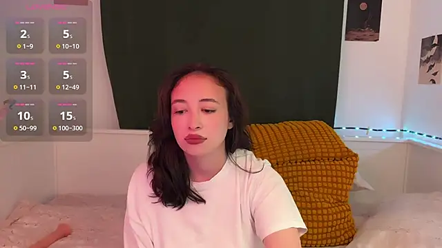 Snapshot of Hannari_ chatting on July 13, 2026, 4:06 pm Hannari online show from July 13, 2026, 4:06 pm