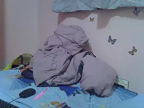 Snapshot of pretty_renor chatting on July 7, 2026, 7:28 pm pretty renor online show from July 7, 2026, 7:28 pm