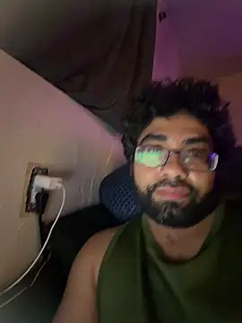 Snapshot of CloudyPapi_Downlow chatting on June 11, 2026, 2:44 am CloudyPapi Downlow online show from June 11, 2026, 2:44 am