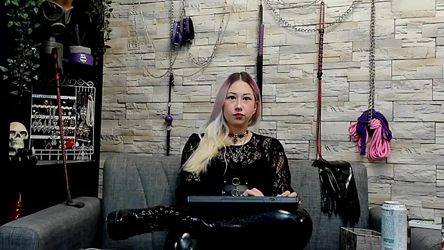 Miss Kaz online show from August 6, 2026, 12:49 am