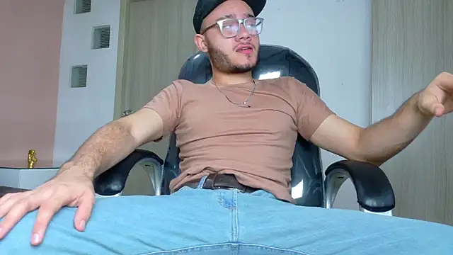 Snapshot of Matia_Zelvya chatting on July 3, 2026, 11:39 am Matia Zelvya online show from July 3, 2026, 11:39 am