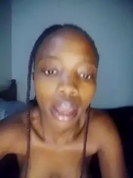 Snapshot of Sexyie_lynne chatting on June 15, 2026, 10:53 pm Sexyie lynne online show from June 15, 2026, 10:53 pm
