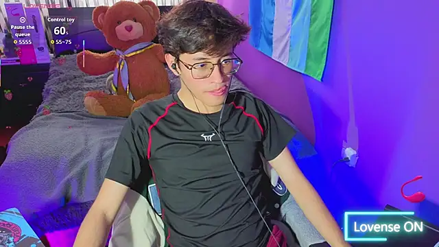 Angelito Twink online show from August 4, 2026, 6:34 pm