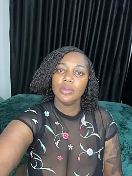 Snapshot of Honeylust26 chatting on June 25, 2026, 5:12 am Honeylust26 online show from June 25, 2026, 5:12 am