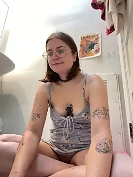 Snapshot of mclacy chatting on June 19, 2026, 11:16 am mclacy online show from June 19, 2026, 11:16 am