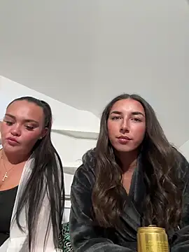GraceHughesxo online show from June 19, 2026, 9:42 pm