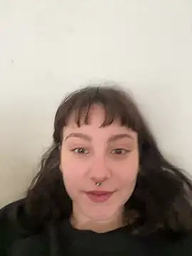 jinixxxs online show from June 18, 2026, 4:45 pm