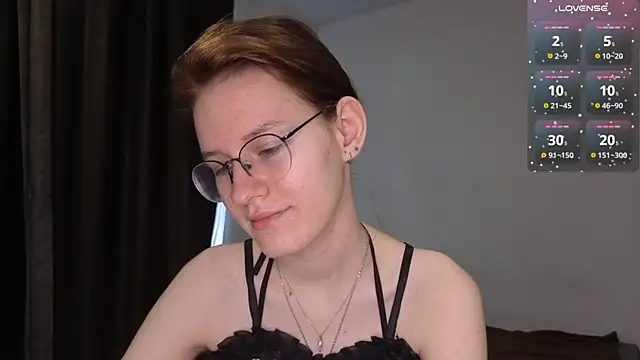 Snapshot of PliantMissus chatting on June 23, 2026, 6:22 am PliantMissus online show from June 23, 2026, 6:22 am
