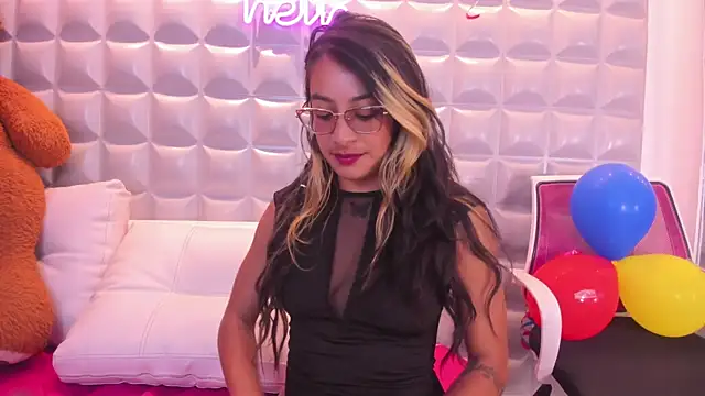 Ashly Lennox online show from June 26, 2026, 5:24 am