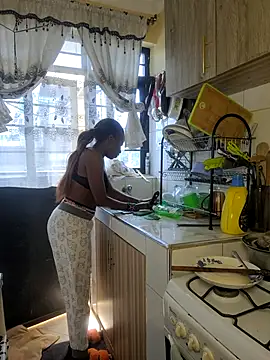 Snapshot of savage_bria chatting on July 7, 2026, 10:52 am savage bria online show from July 7, 2026, 10:52 am