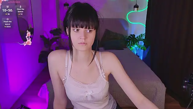 Snapshot of Michelle_Rain chatting on July 7, 2026, 8:51 am Michelle Rain online show from July 7, 2026, 8:51 am