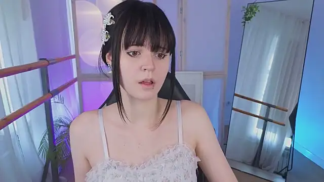 Snapshot of Michelle_Rain chatting on July 22, 2026, 1:35 pm Michelle Rain online show from July 22, 2026, 1:35 pm