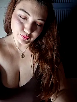 Rosa Phone online show from June 14, 2026, 2:57 am