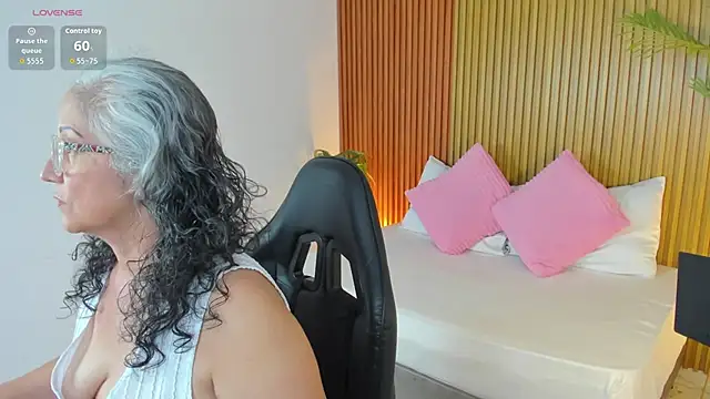 Snapshot of catalina_villan chatting on July 21, 2026, 6:53 pm catalina villan online show from July 21, 2026, 6:53 pm