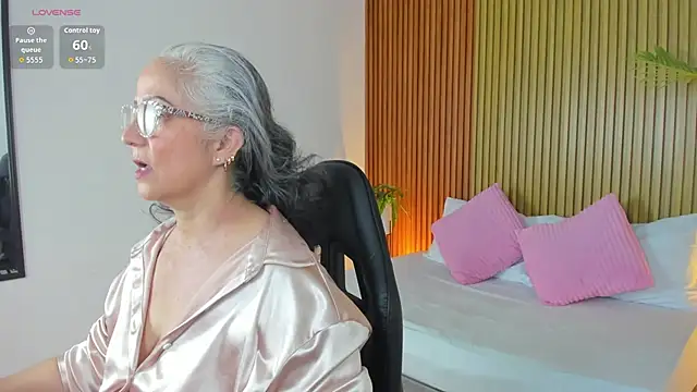 Snapshot of catalina_villan chatting on July 18, 2026, 6:27 pm catalina villan online show from July 18, 2026, 6:27 pm