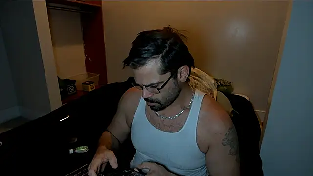 Snapshot of tiko823 chatting on August 6, 2026, 4:18 am tiko823 online show from August 6, 2026, 4:18 am