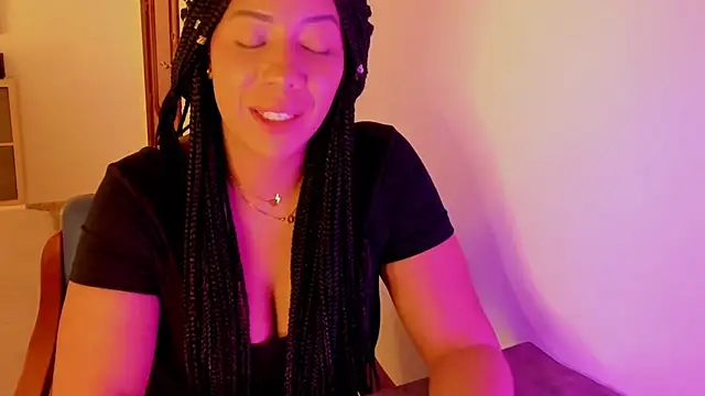 Snapshot of NicolePasqualott chatting on October 22, 2025, 7:35 pm NicolePasqualott online show from October 22, 2025, 7:35 pm