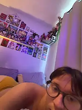 thatlittlegayguy online show from June 14, 2026, 11:44 am