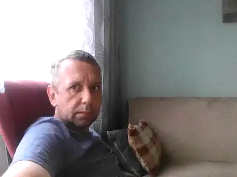 Snapshot of RafalekRozmarynowski81 chatting on July 7, 2026, 5:10 am RafalekRozmarynowski81 online show from July 7, 2026, 5:10 am