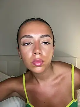Snapshot of Harrietbronzex chatting on July 16, 2026, 9:45 pm Harrietbronzex online show from July 16, 2026, 9:45 pm
