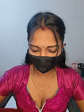 Snapshot of YALINITWO7_TAMIL chatting on July 16, 2026, 5:15 am YALINITWO7 TAMIL online show from July 16, 2026, 5:15 am