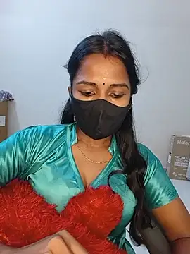 Snapshot of YALINITWO7_TAMIL chatting on July 19, 2026, 7:43 pm YALINITWO7 TAMIL online show from July 19, 2026, 7:43 pm