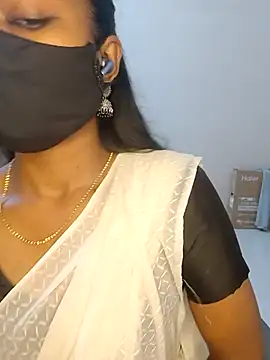 Snapshot of YALINITWO7_TAMIL chatting on July 19, 2026, 7:28 am YALINITWO7 TAMIL online show from July 19, 2026, 7:28 am