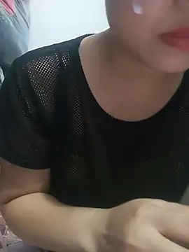Snapshot of Emma-cutee chatting on June 27, 2026, 8:42 am Emma-cutee online show from June 27, 2026, 8:42 am