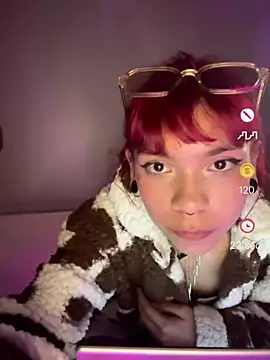 Snapshot of xLilyAngelx_ chatting on June 26, 2026, 10:43 am xLilyAngelx online show from June 26, 2026, 10:43 am