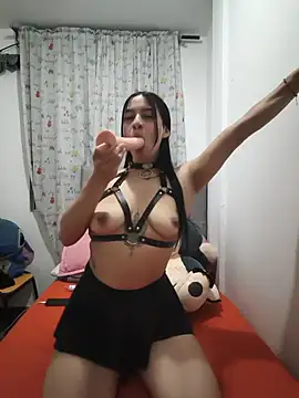 julieta montoya online show from June 19, 2026, 4:29 am