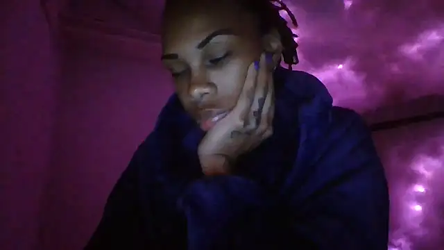 Snapshot of Opal_Rainbow chatting on November 19, 2025, 4:01 am Opal Rainbow online show from November 19, 2025, 4:01 am