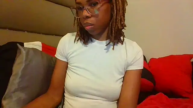 Snapshot of Opal_Rainbow chatting on November 21, 2025, 6:01 am Opal Rainbow online show from November 21, 2025, 6:01 am