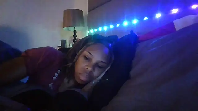 Snapshot of Opal_Rainbow chatting on November 28, 2025, 12:05 pm Opal Rainbow online show from November 28, 2025, 12:05 pm